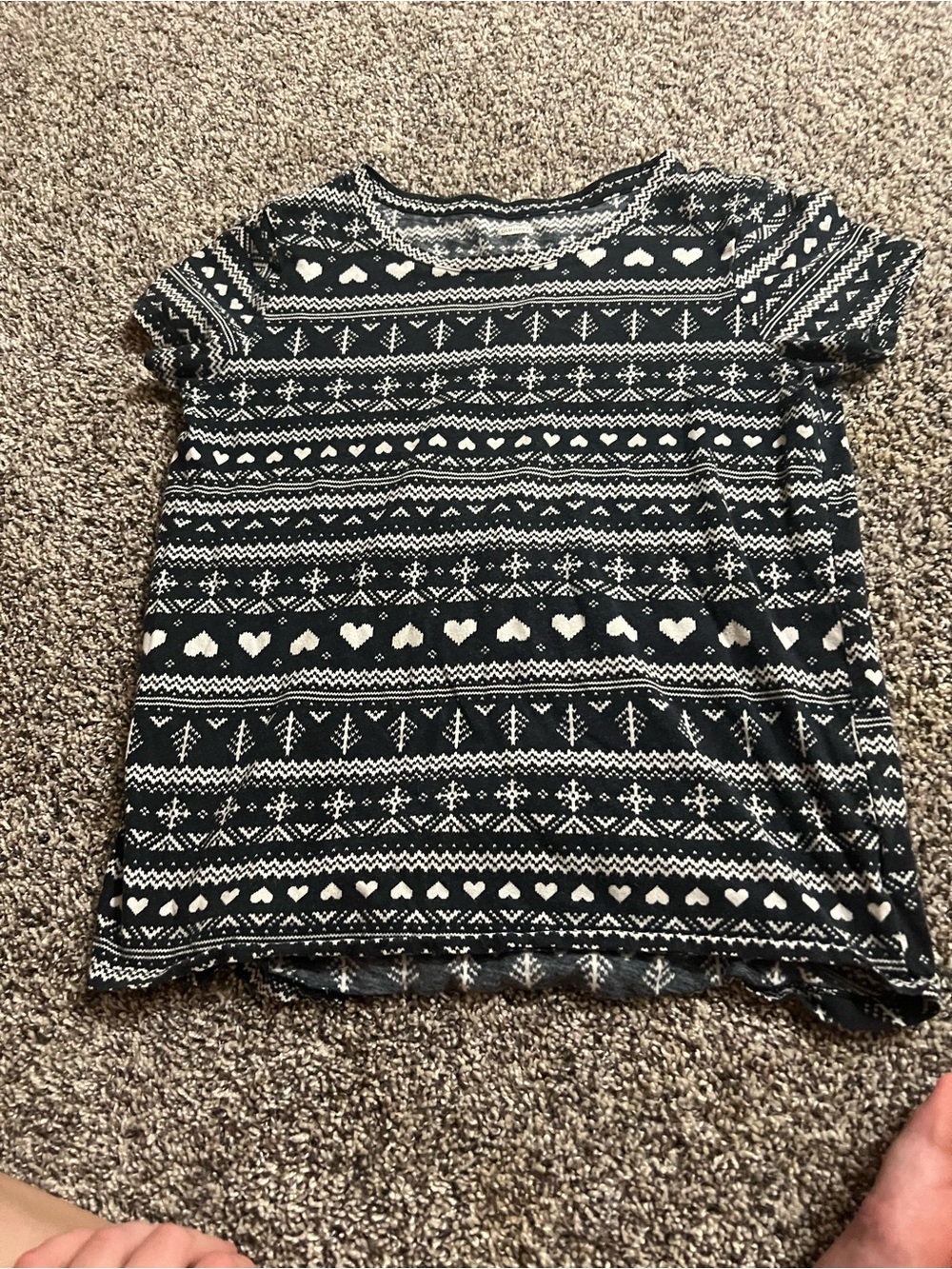 Old Navy Black and White Fair Isle Heart Print Short Sleeve Tee